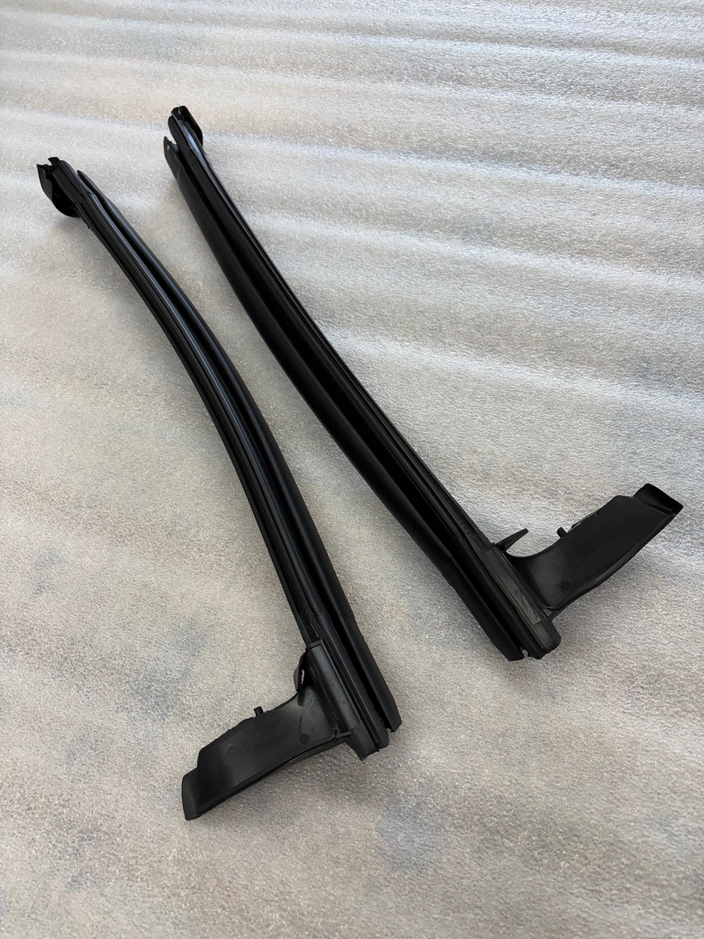 2020-up C8 Corvette Roof Panel Side Gaskets Weatherstrips