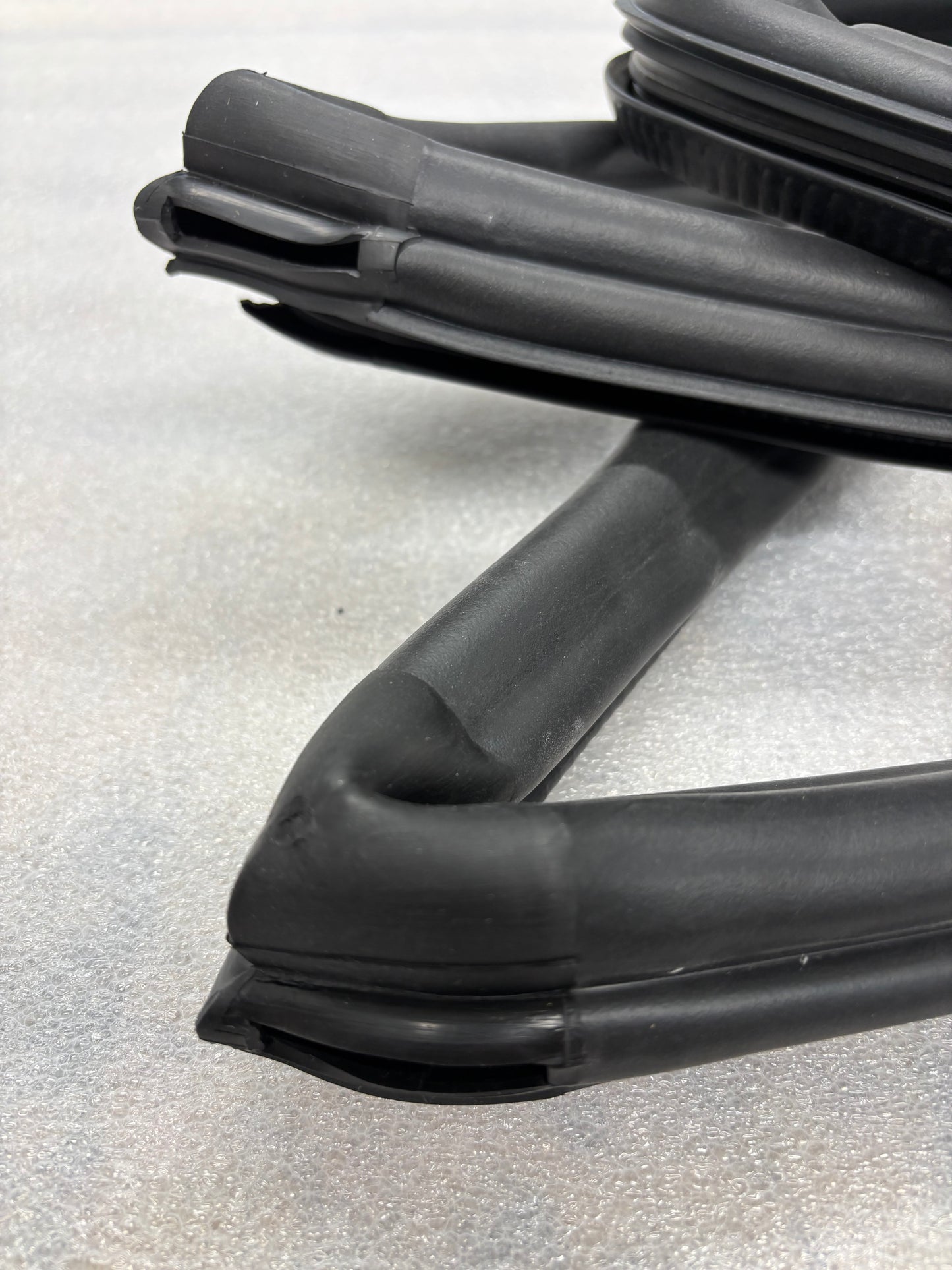 USA 1984-1996 C4 Corvette Rear Hatch Weatherstrip