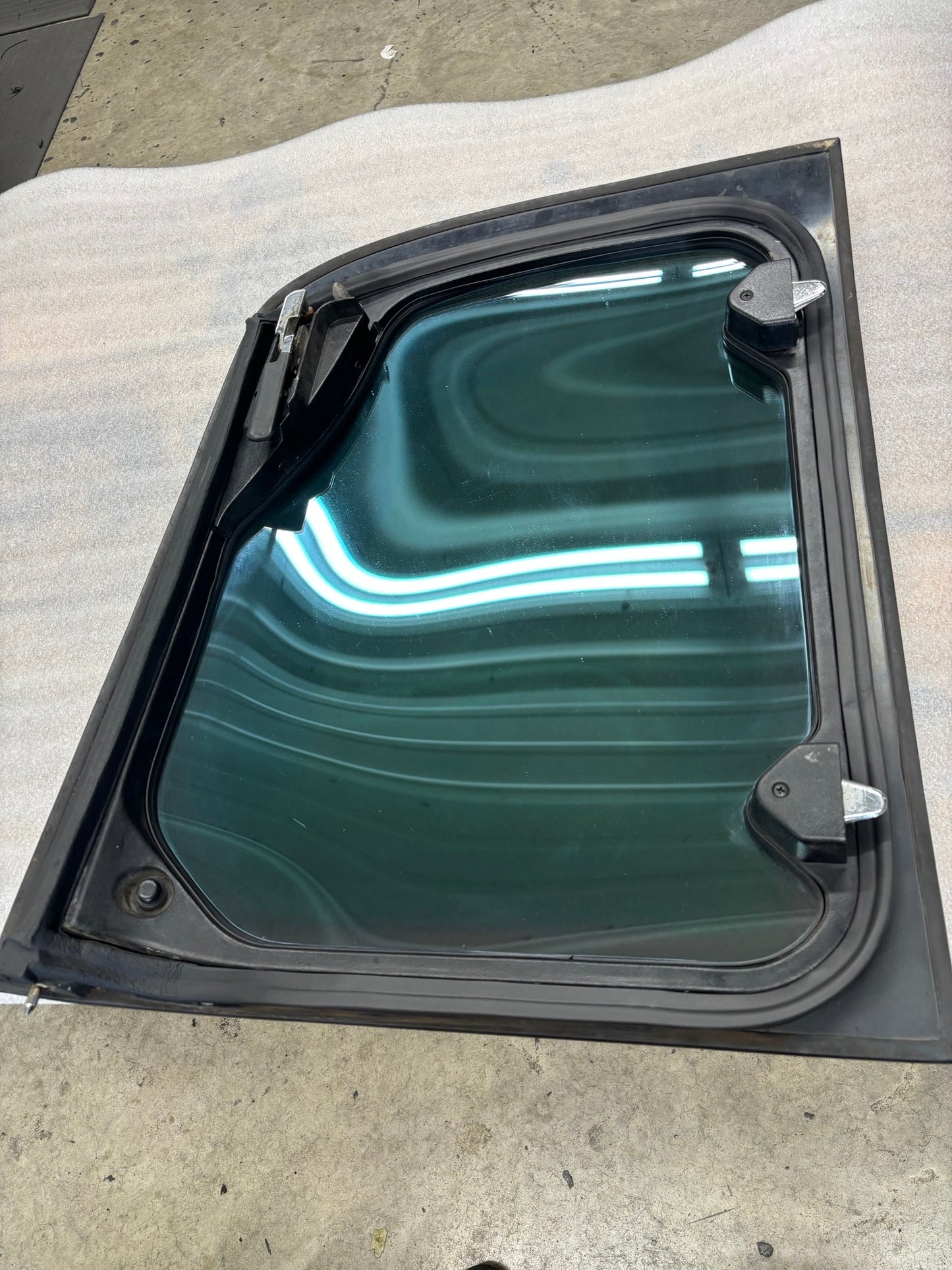 Orig. RH / Pass. Side Mirrored Blue Laminated M1131 Glass T-Top